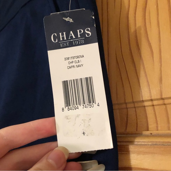 NWT Women’s Chaps bermuda dress shorts - Picture 7 of 9